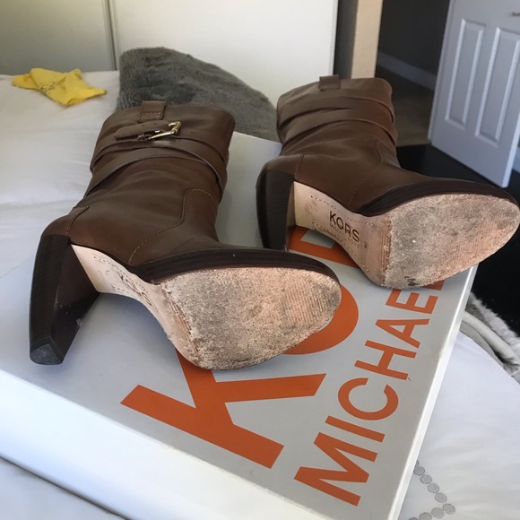 Michael Kors boots.  Good condition won’t last. - Picture 3 of 5